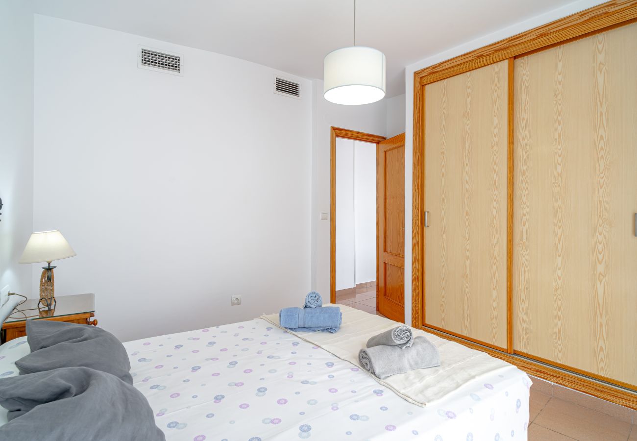 Apartamento en Nerja - Apartamento 2 dormitorios en la Playa Burriana Nerja con WiFi y Aire Acondicionado - Ref 340