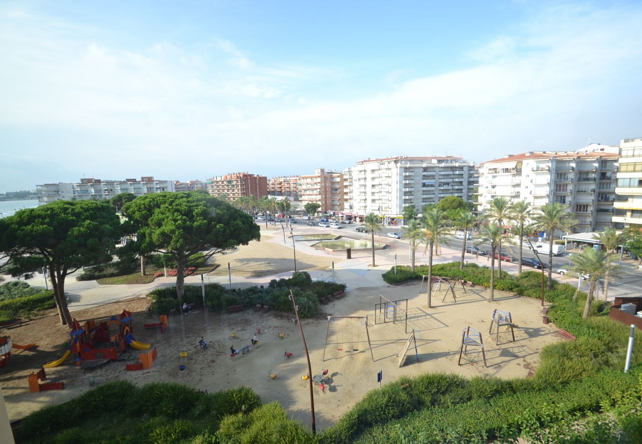 Apartamento en La Pineda - Caspel: Terraza vista mar-Frente playa La Pineda-A/C gratis