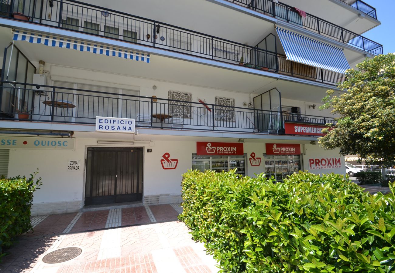 Apartamento en Salou - Rosana:Centro turístico Salou-Playa 250m-Amplia terraza-A/C,wifi,ropa,satélite incluidos