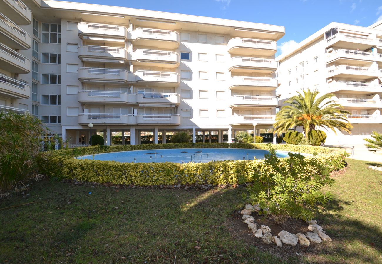 Apartamento en La Pineda - Aguamarina 4:Gran piscina y jardín-300m playa y centro La Pineda-Wifi y ropa incluidos