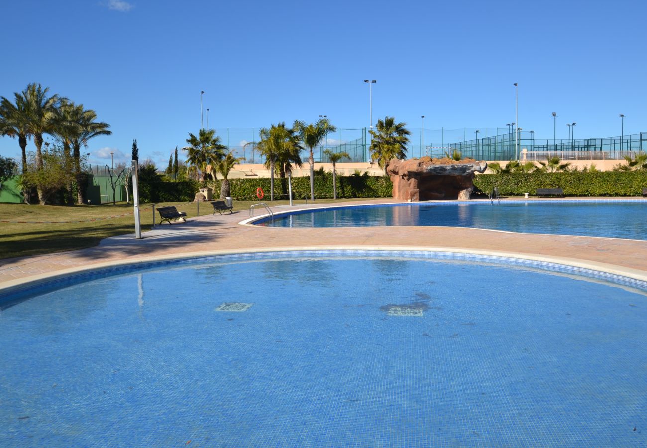 Apartamento en La Pineda - Los Juncos A: 20.000m2 jardín con piscinas,juegos,deportes-Gran Terraza-300m Playa 