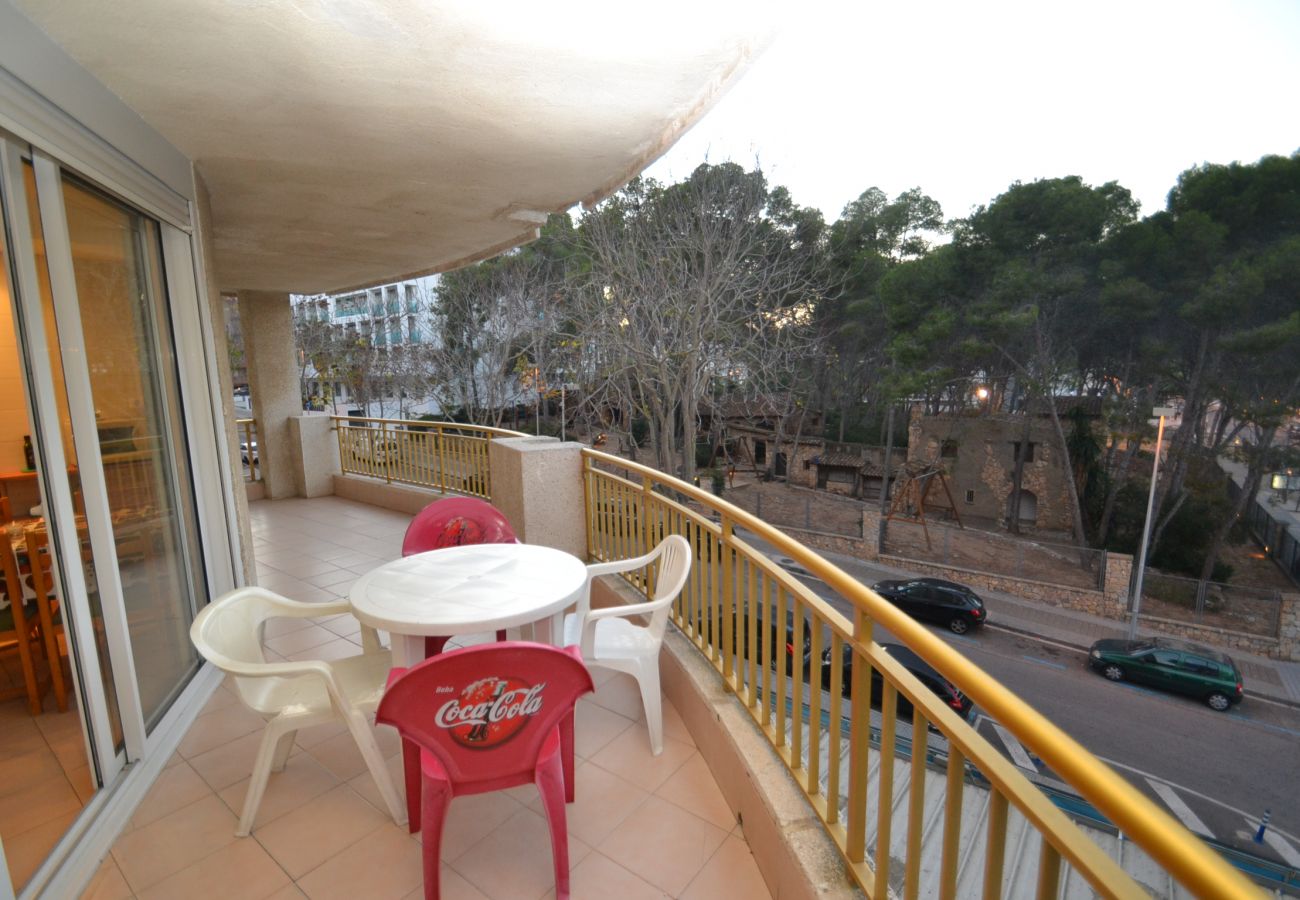 Apartamento en Salou - Catalunya 24:Amplia terraza-Centro turístico Salou-Cerca playa-Piscinas,deportes,parque