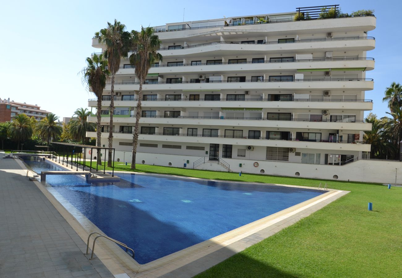 Apartamento en Salou - Riviera Park:Terraza vista piscina-Cerca Playas,PortAventura y Centro Salou-A/C incluido