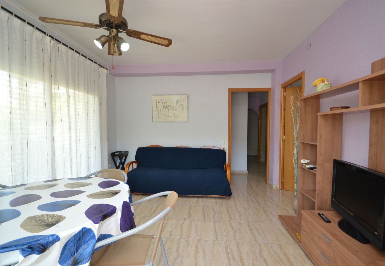 Apartamento en Salou - Elena:2min Playa-Centro Salou-A/C,Wifi+Parking,Ropa,Satélite gratis