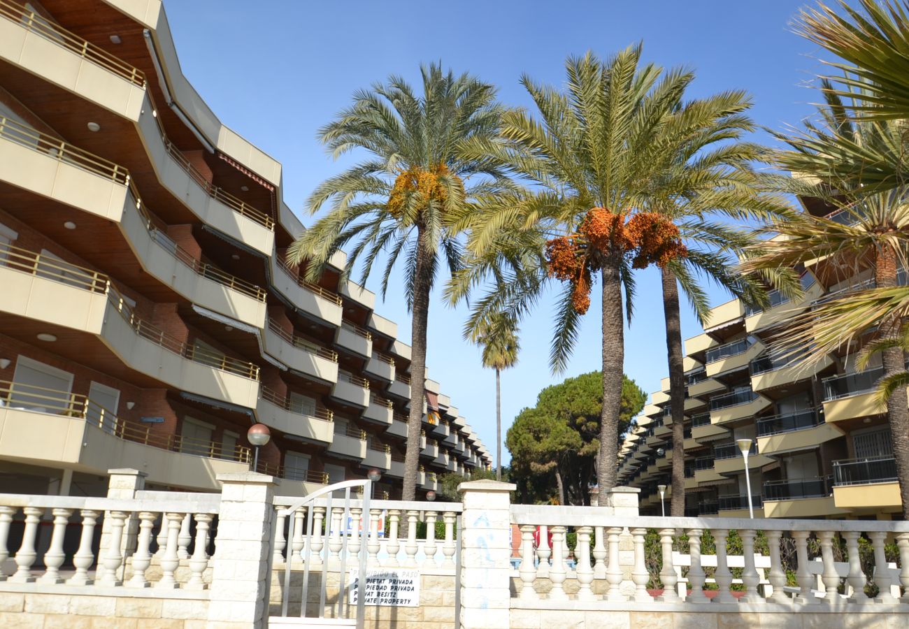 Apartamento en Cambrils - Solirene T2: 1ª línea playa Cambrils Vilafortuny-Piscina-A/C y WIFI incluidos-2Hab