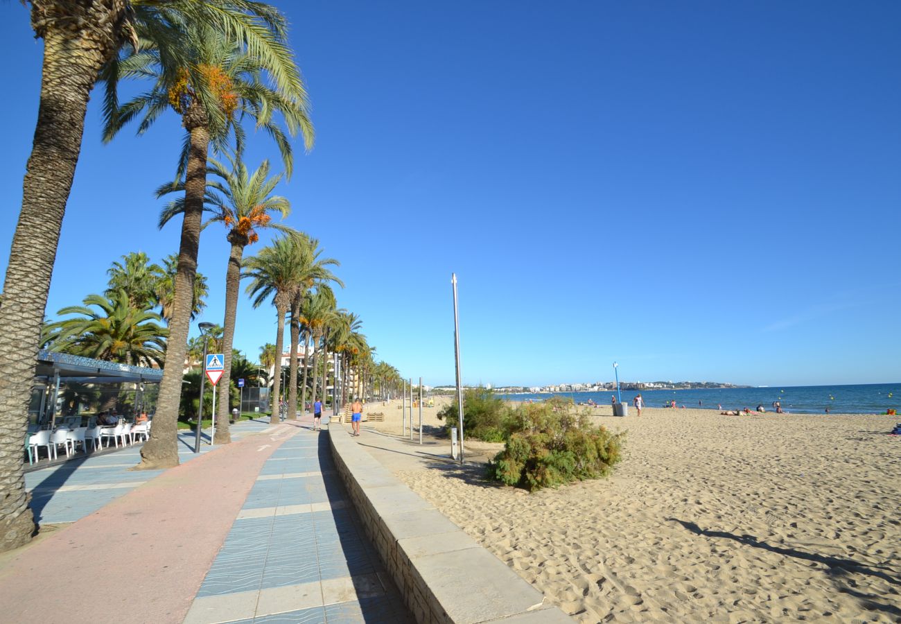 Apartamento en Cambrils - Sol España T1: 1ra línea playa Cambrils-Piscina-A/C,Wifi gratis