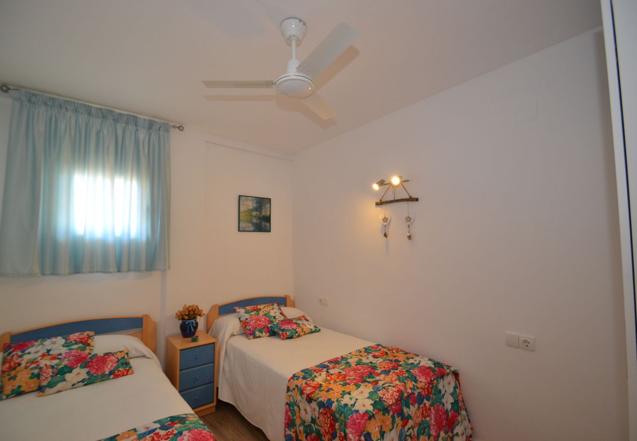 Apartamento en Salou - Amatista:Centro Salou-150metros Playa-Piscina-A/C,Ropa incluido