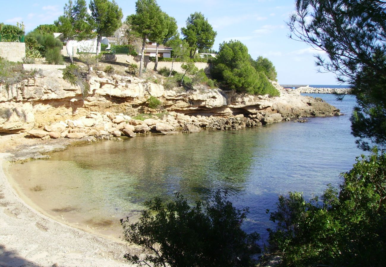 Villa en Ametlla de Mar - Villa 3 Calas 14:Jardin privado-Cerca playas Las Tres Calas-Piscina-Wifi gratis