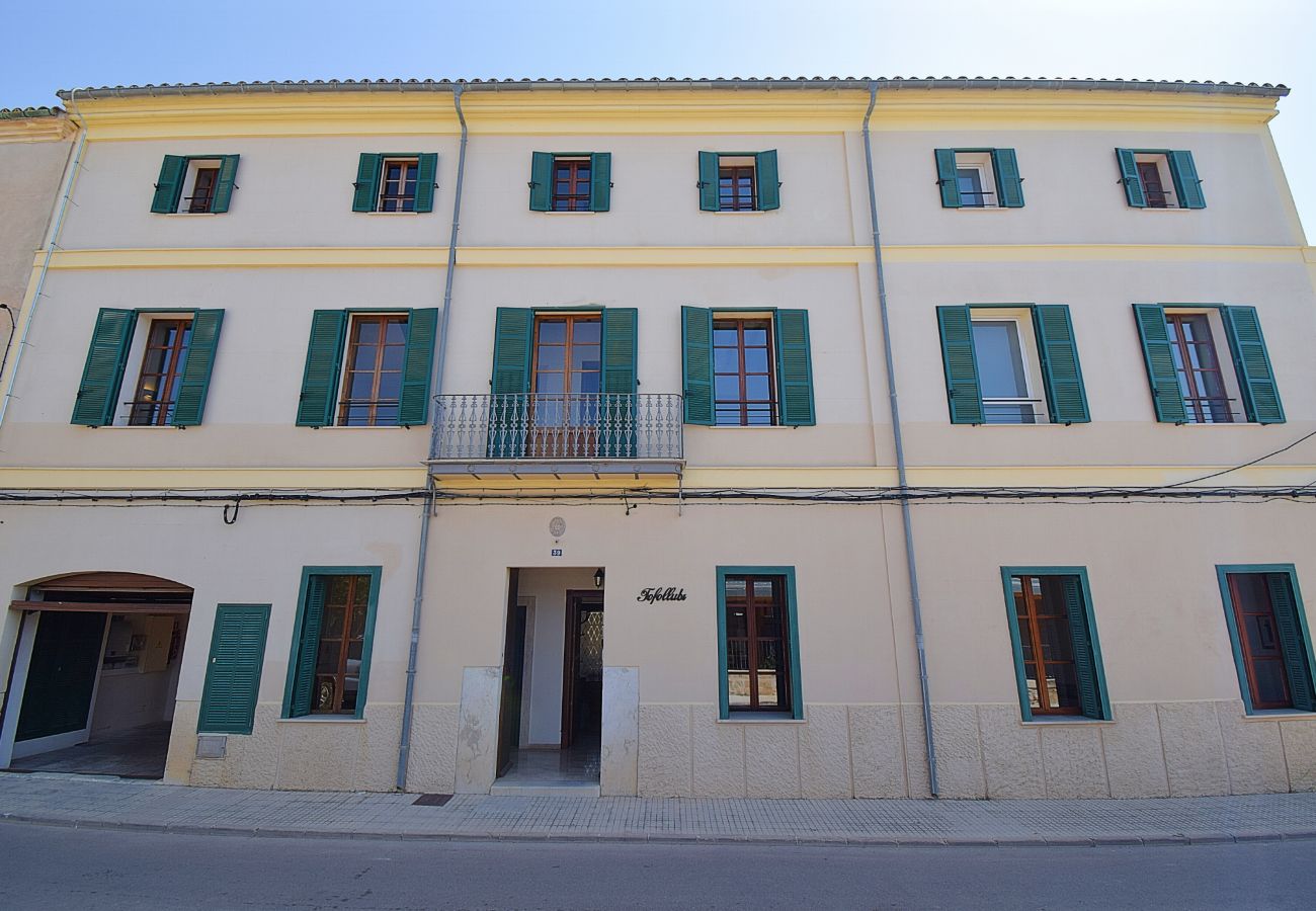 Casa de pueblo en Llubi Mallorca para grupos grandes