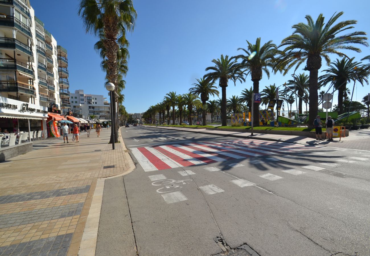 Apartamento en Salou - Formentor:Terraza vista mar-80metros playa-A/C,wifi,ropa,parking gratis