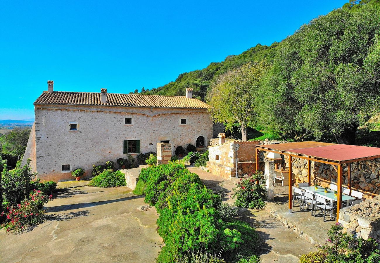 Villa en Alcudia con piscina y vistas a la montaña