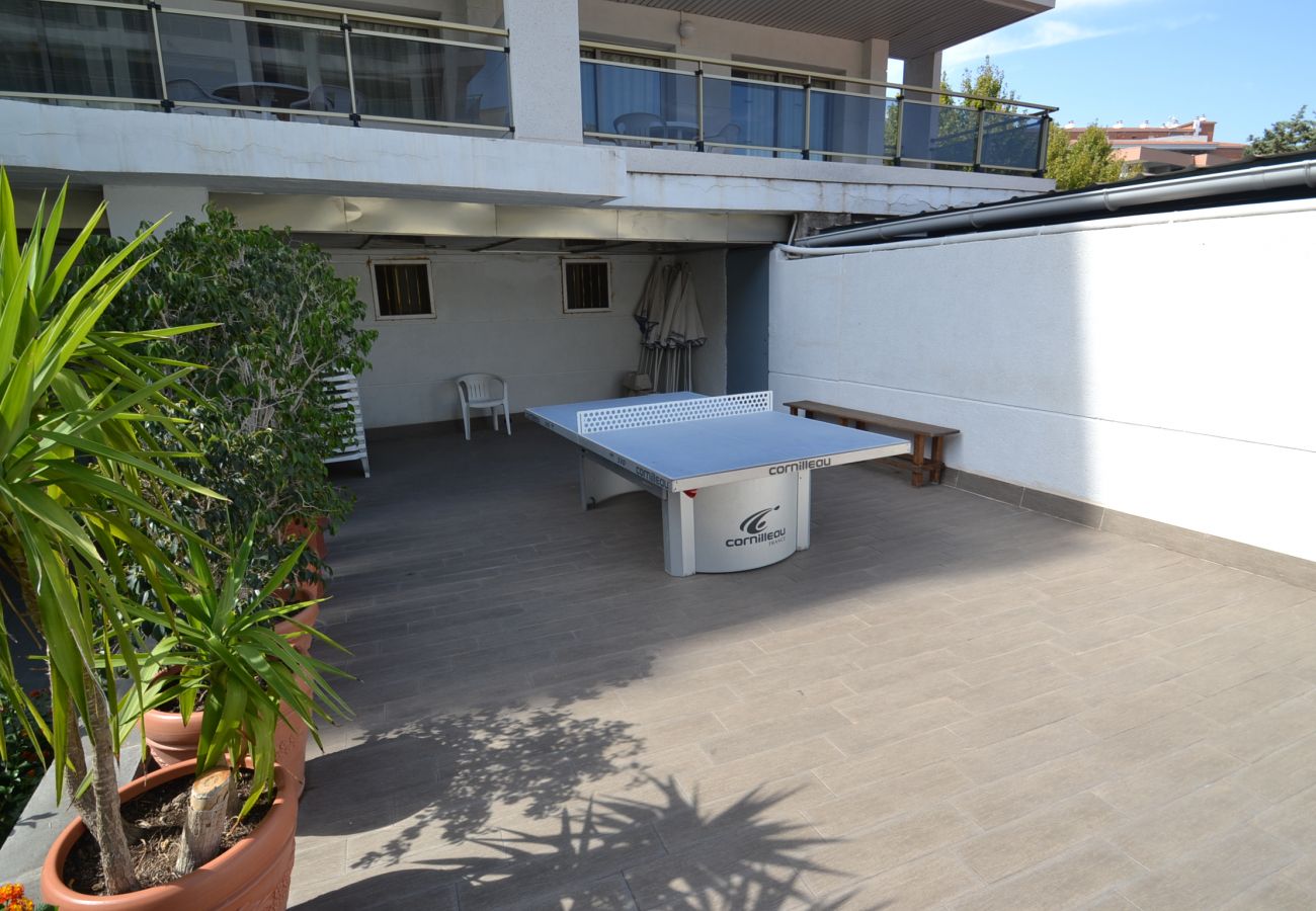 Apartamento en Salou - Michelangelo 2:Atico-Cerca Playa y Paseo Marítimo Salou-Piscina-A/C,wifi,ropa incluidos