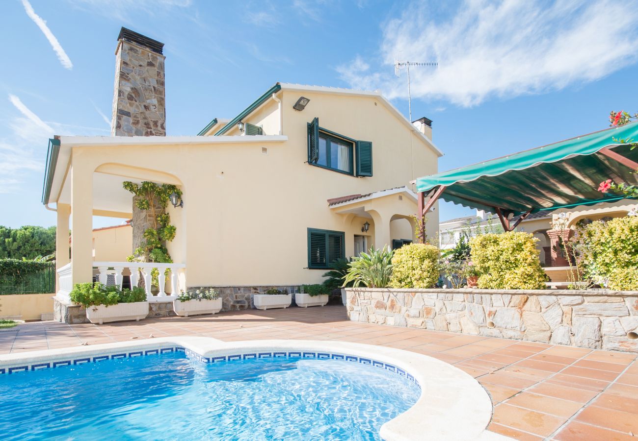 Villa en Calafell - R15 Chalet de 5 dormitorios con piscina 600m de la playa
