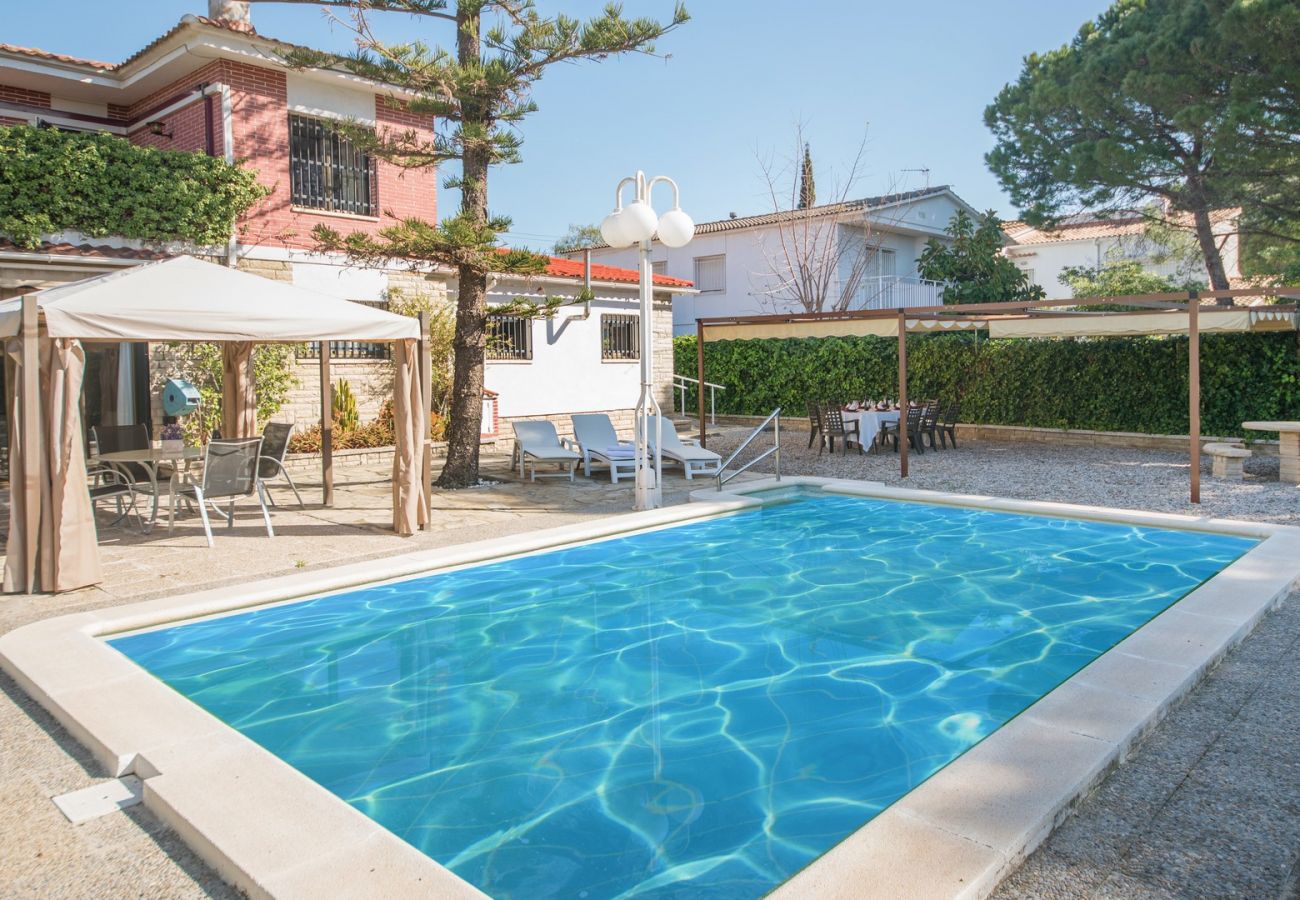 Villa en El Vendrell - R24 Casa con piscina 200m de la playa