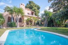 Villa en Segur de Calafell - R84 Villa con piscina, tenis y jardin...
