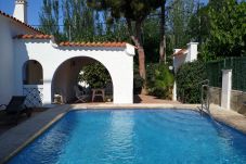 Villa en Calafell - R94 Amplia casa en planta con piscina a...