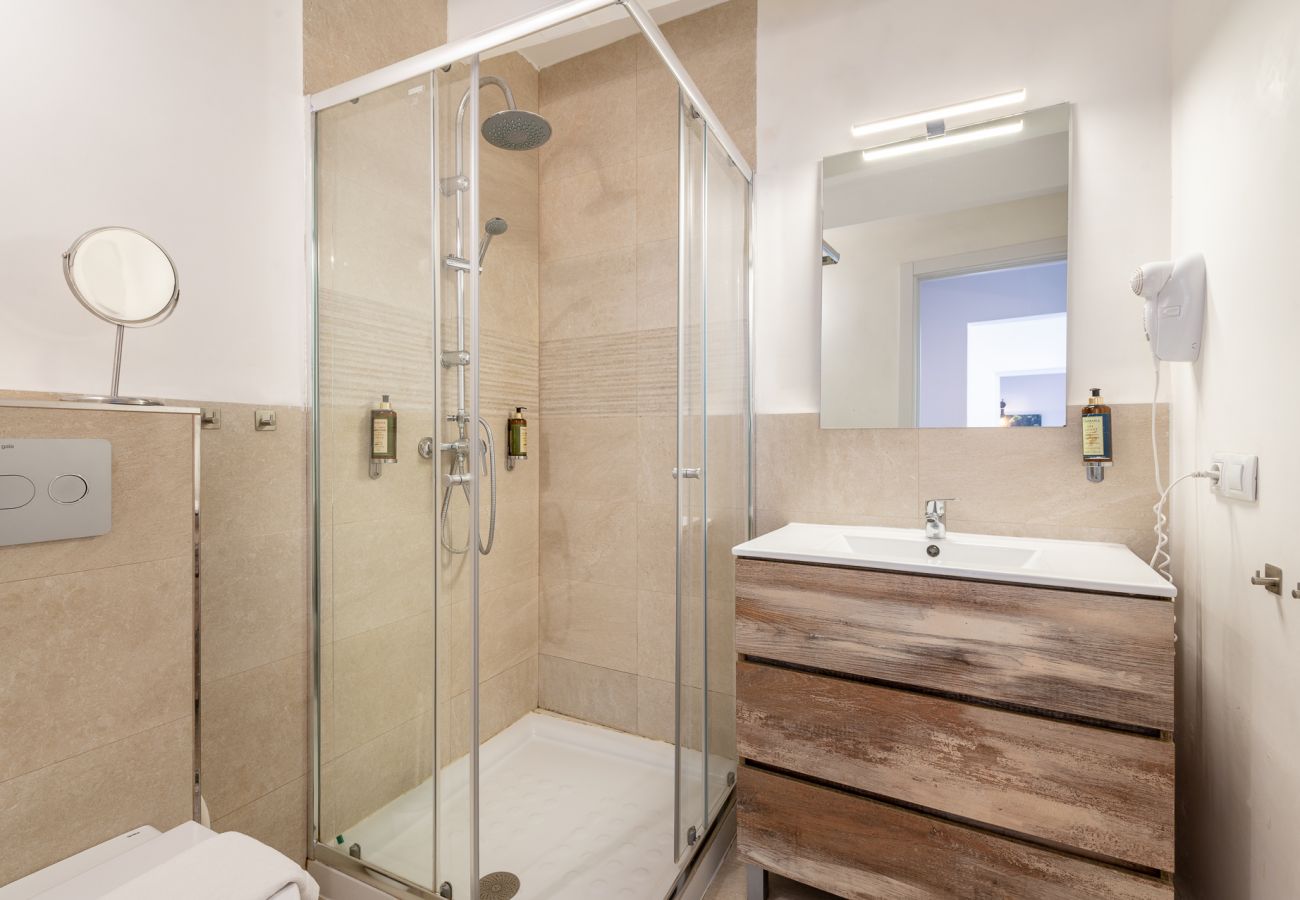 Baño con ducha de apartamento de vacaciones, Palma