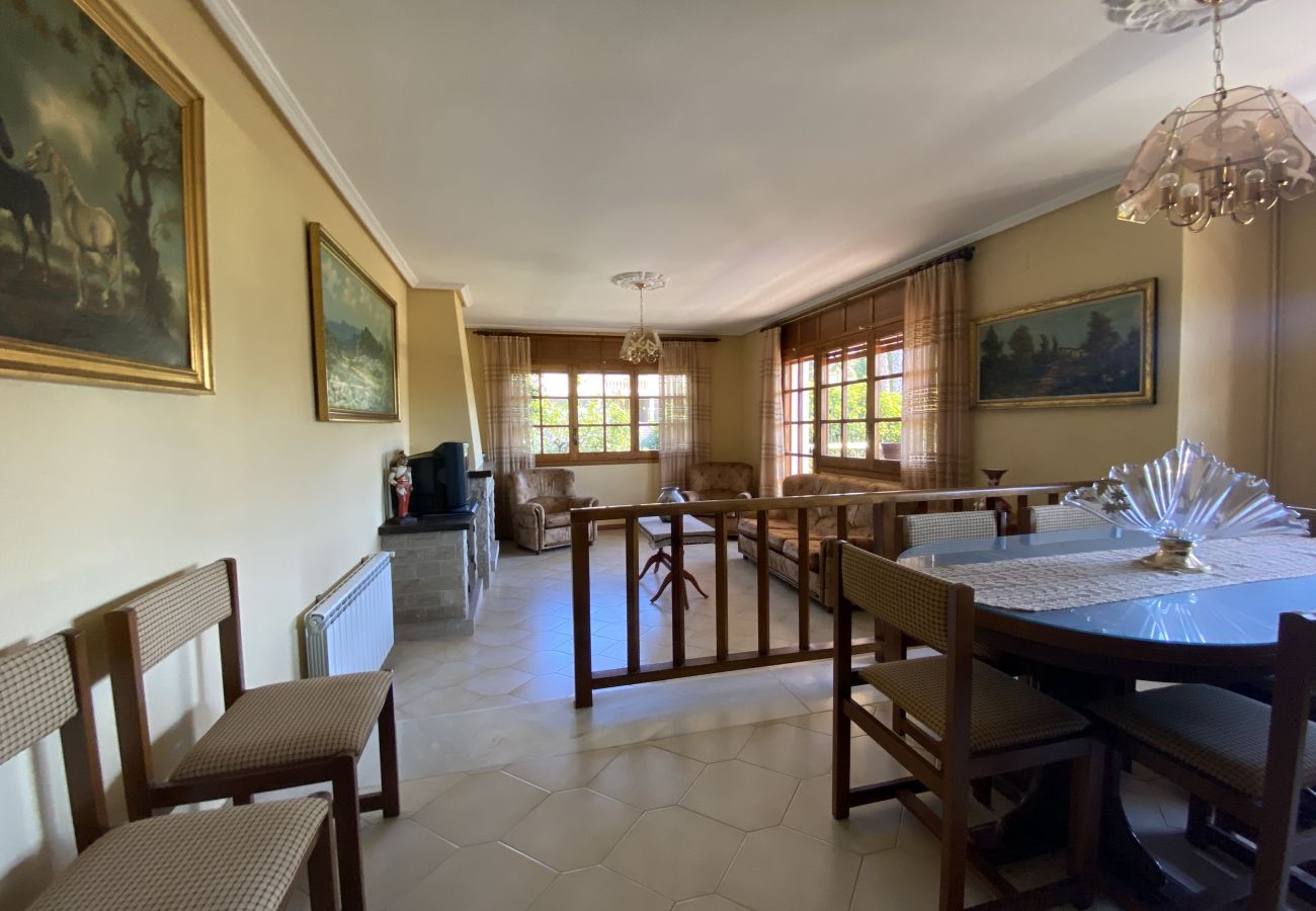 Villa en Cunit - GRAN CASA DE 8 DORMITORIOS CON PISCINA EN CUNIT