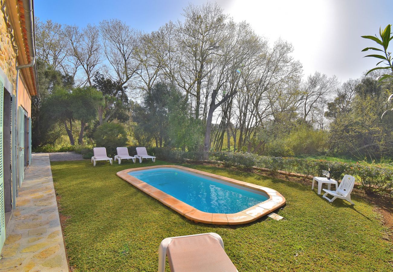 Finca en Capdepera - Na Miqueleta 074 acogedora finca con piscina privada, jardín, barbacoa y aire acondicionado