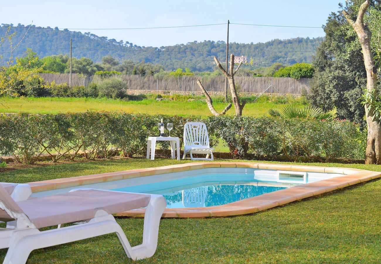 Finca en Capdepera - Na Miqueleta 074 acogedora finca con piscina privada, jardín, barbacoa y aire acondicionado