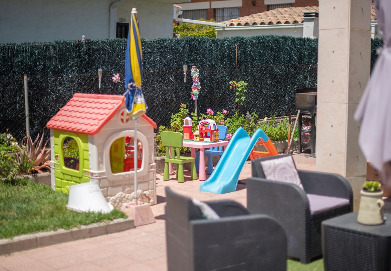 Villa en Cubelles - R131 Play House