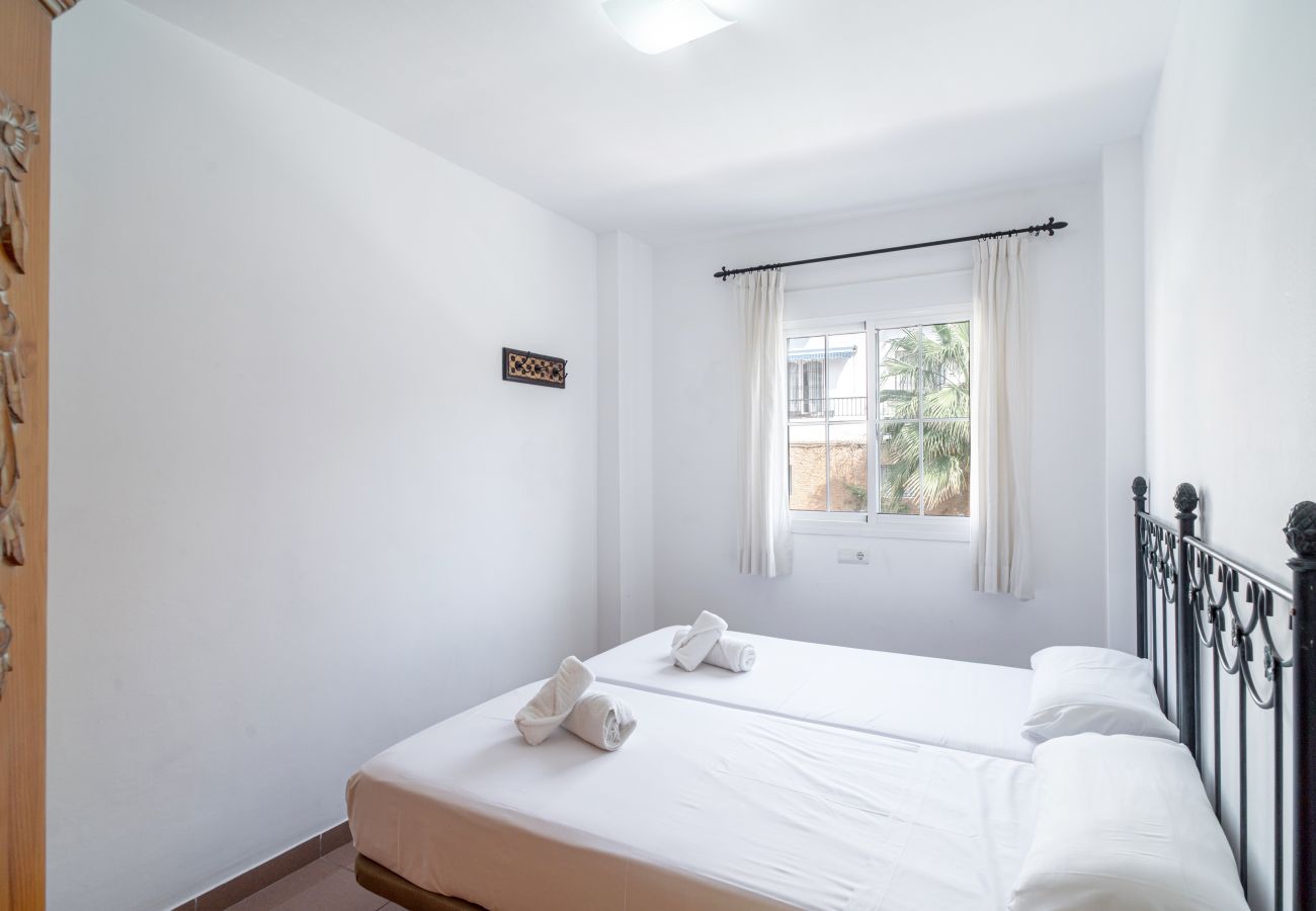 Apartment in Nerja - Apartment on Burriana Beach Nerja with WiFi and Air Conditioning