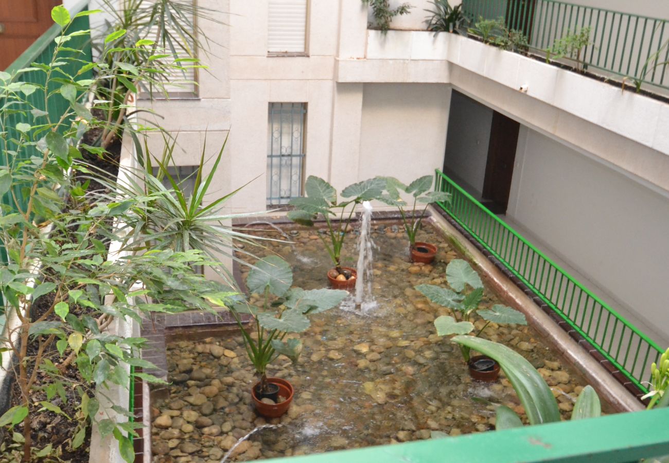 Apartment in Salou - Sevilla 26:Near Salou's beach,centre-3pools-Free Wifi,Parking,A/C,Linen