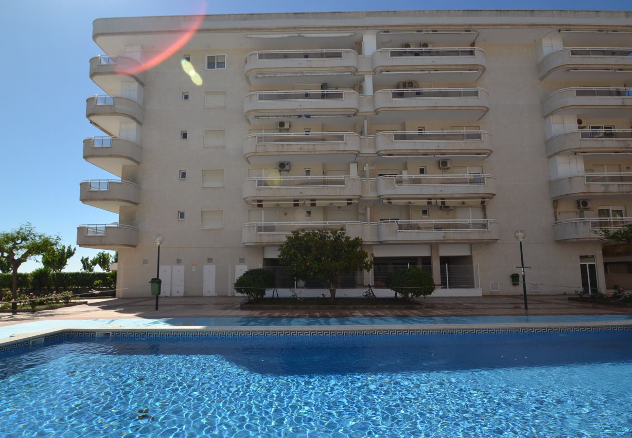 Apartment in La Pineda - Marinternum R:Terrace with La Pineda sea views-Pool-Free Wifi,A/C,parking,linen,satellite