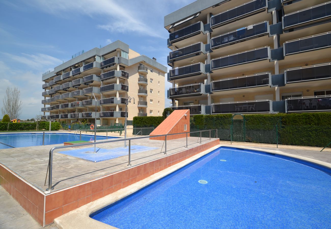 Apartment in La Pineda - Nova Pineda 4:La Pineda's Beach,center 290m,Centre-Big terrace-Pool,playground,garden