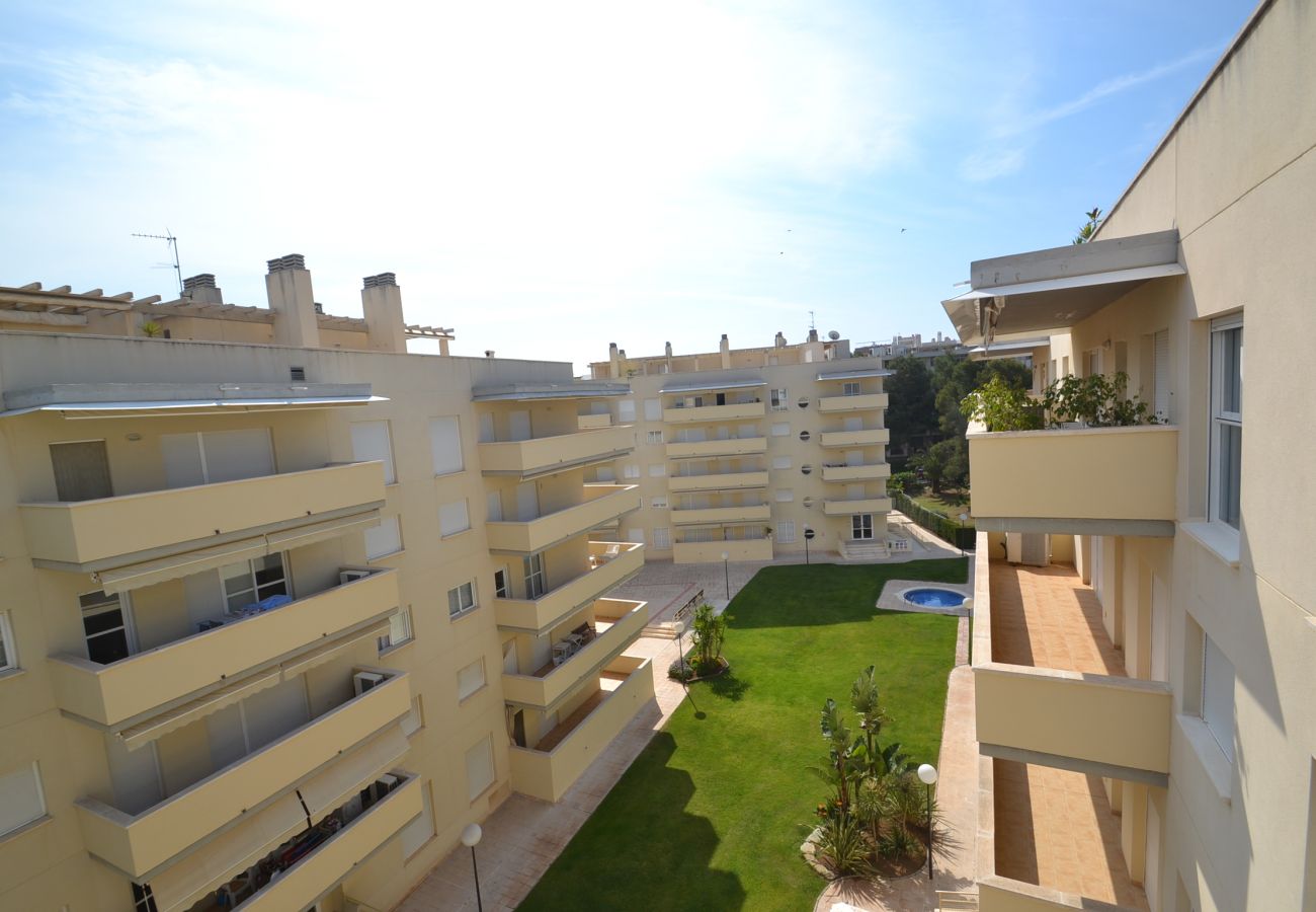 Apartment in Salou - Aqua I:Private terrace&solarium-300M beach-Pools-Wifi,linen included