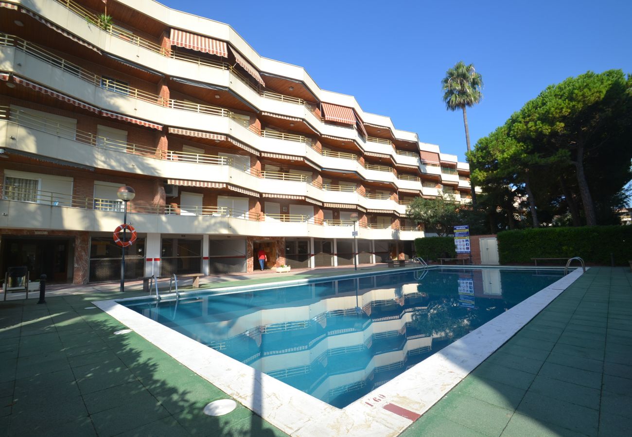 Apartment in Cambrils - Sol España T1: Beachfront Cambrils-Pool-Free A/C,Wifi 