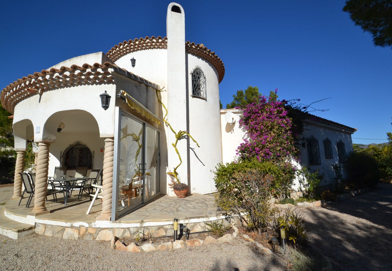 Villa in Ametlla de Mar - Villa Clovis:Private pool,garden 800m2-Near creeks-Free A/C,Wifi,Linen
