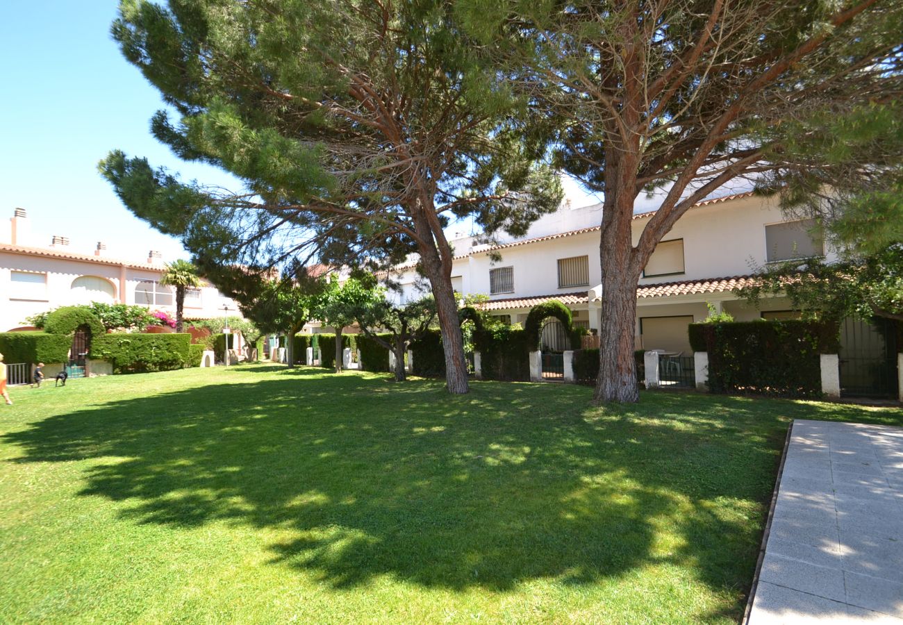 Villa in Cambrils - Villa Raquel:Near Cambrils Beach&Center-2Terraces-Pools-Free Wifi,Linen