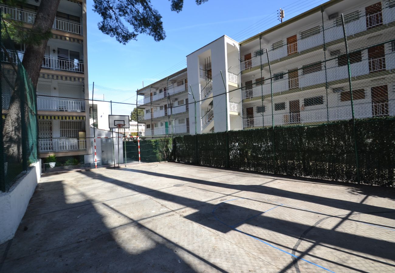 Apartment in Salou - Sayonara:Terrace-Salou tourist center-Near beaches-Pool-Wifi,A/C incl.