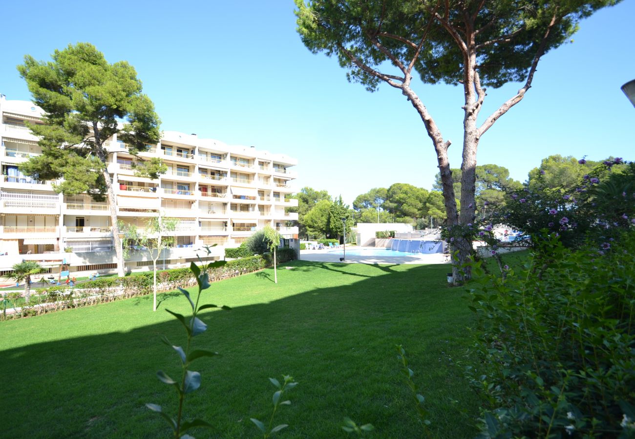 Apartment in Salou - Catalunya 40: Centre Salou-Big terrace-Near beaches-Pools,sports,playground-Free Wifi,Linen