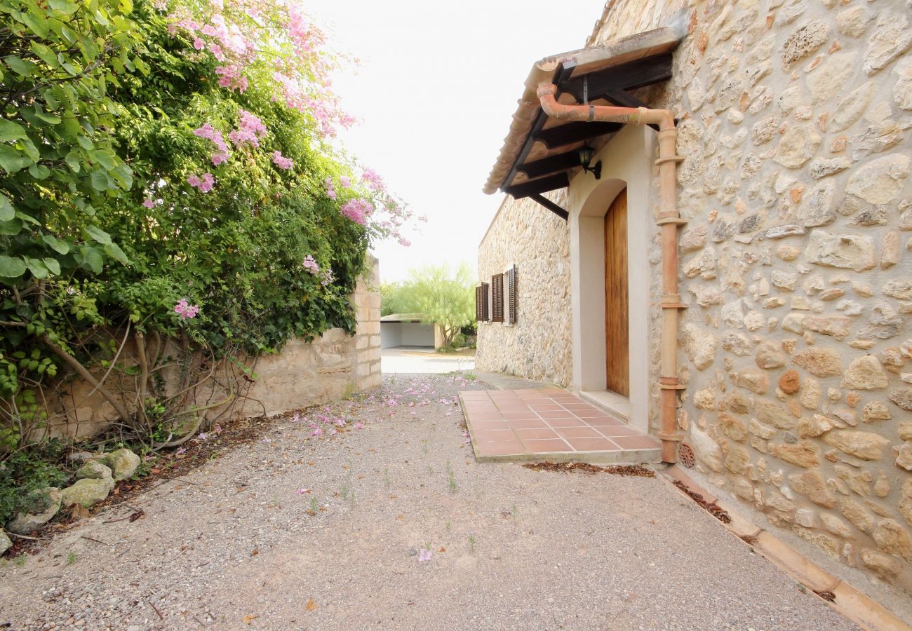 Country house in Santa Margalida - 042 Santa Margalida- Finca Mallorca, alquiler vacacional (Son Femenia)