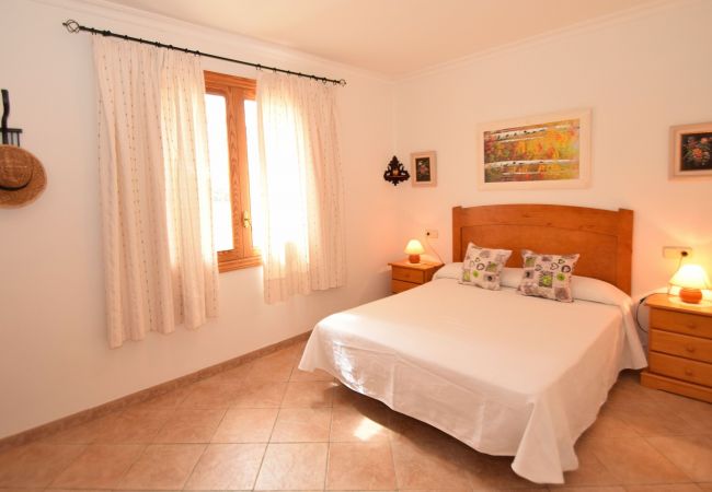 Country house in Llubi - Son Bernat 137 cosy finca in the countryside with private pool, terrace, garden and WiFi