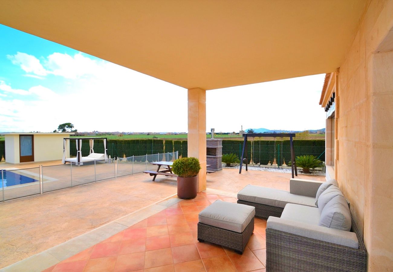 Country house in Sa Pobla - Rey del Campo Luxury villa with childproof pool in quiet location 140