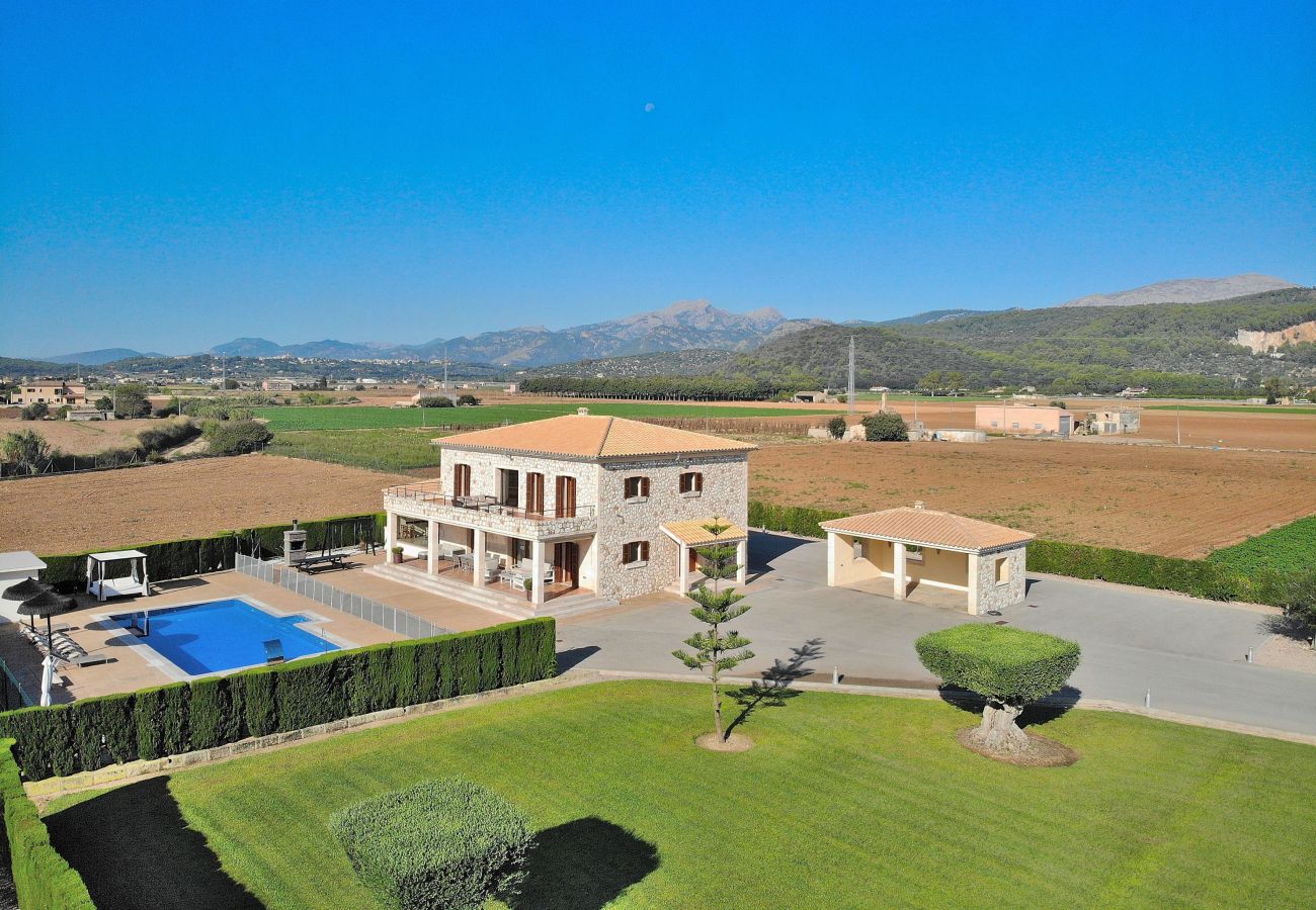 Country house in Sa Pobla - Rey del Campo 140 luxurious villa with private pool, air conditioning, garden and BBQ area