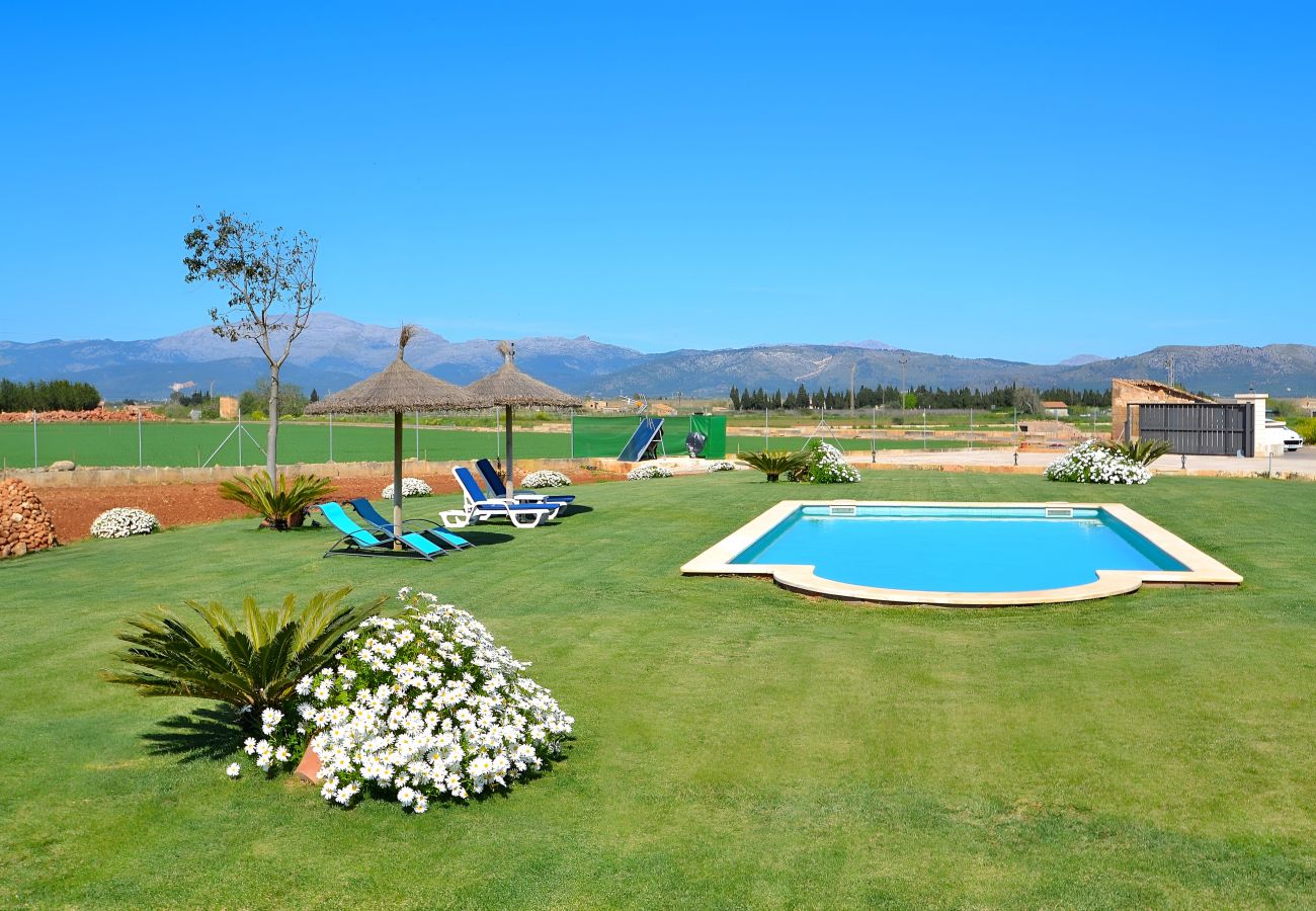 Country house in Muro - Flor de Sal 178 majestic modern villa with private pool, air-conditioning and BBQ