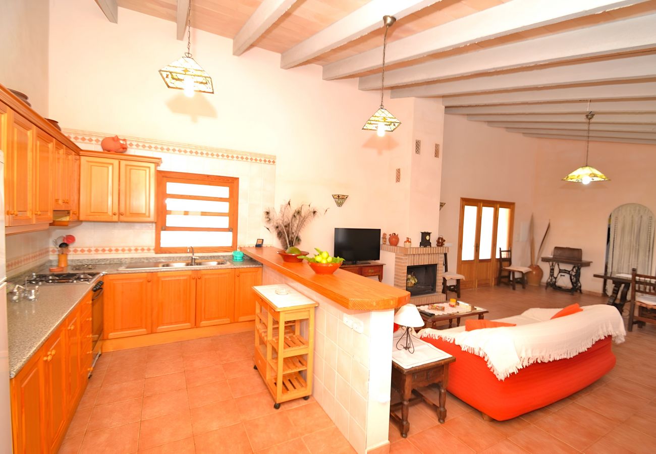 Country house in Llubi - Son Rossignol 193 finca with private swimming pool, large terrace, barbecue and WiFi