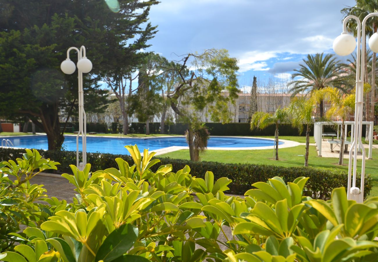 Apartment in Salou - Mimosas Salou:Terrace-Pool,Tennis court-Near Beaches-Wifi,A/C included