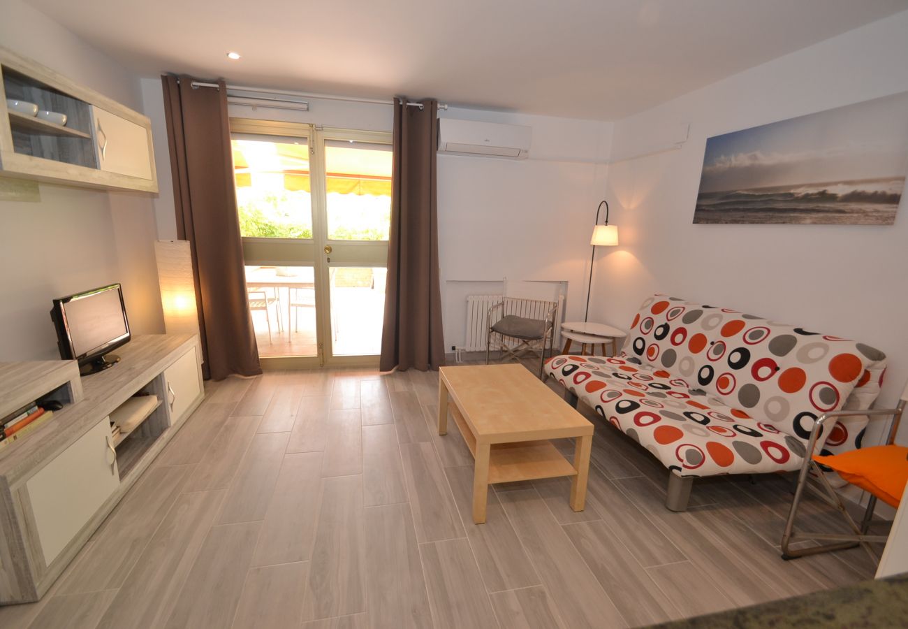 Apartment in Salou - Mimosas Salou:Terrace-Pool,Tennis court-Near Beaches-Wifi,A/C included