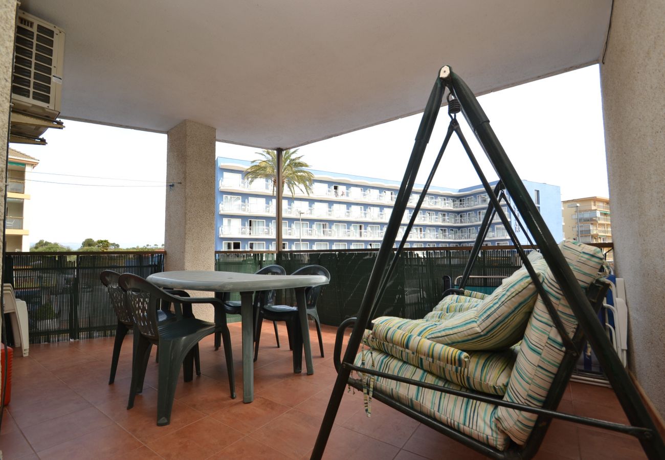 Apartment in Cambrils - Costa D'Or:Beachfront Vilafortuny-Near Cambrils&Salou-Free Wifi+A/C+Linen