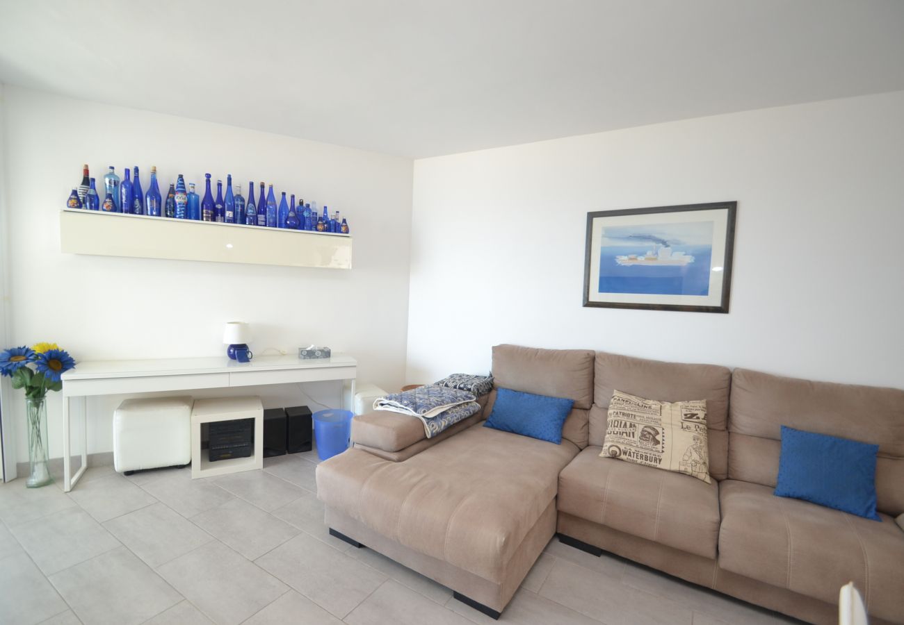 Apartment in Salou - Formentor 2: Front beach Salou-Terrace sea view-Free A/C,wifi,linen,parking  