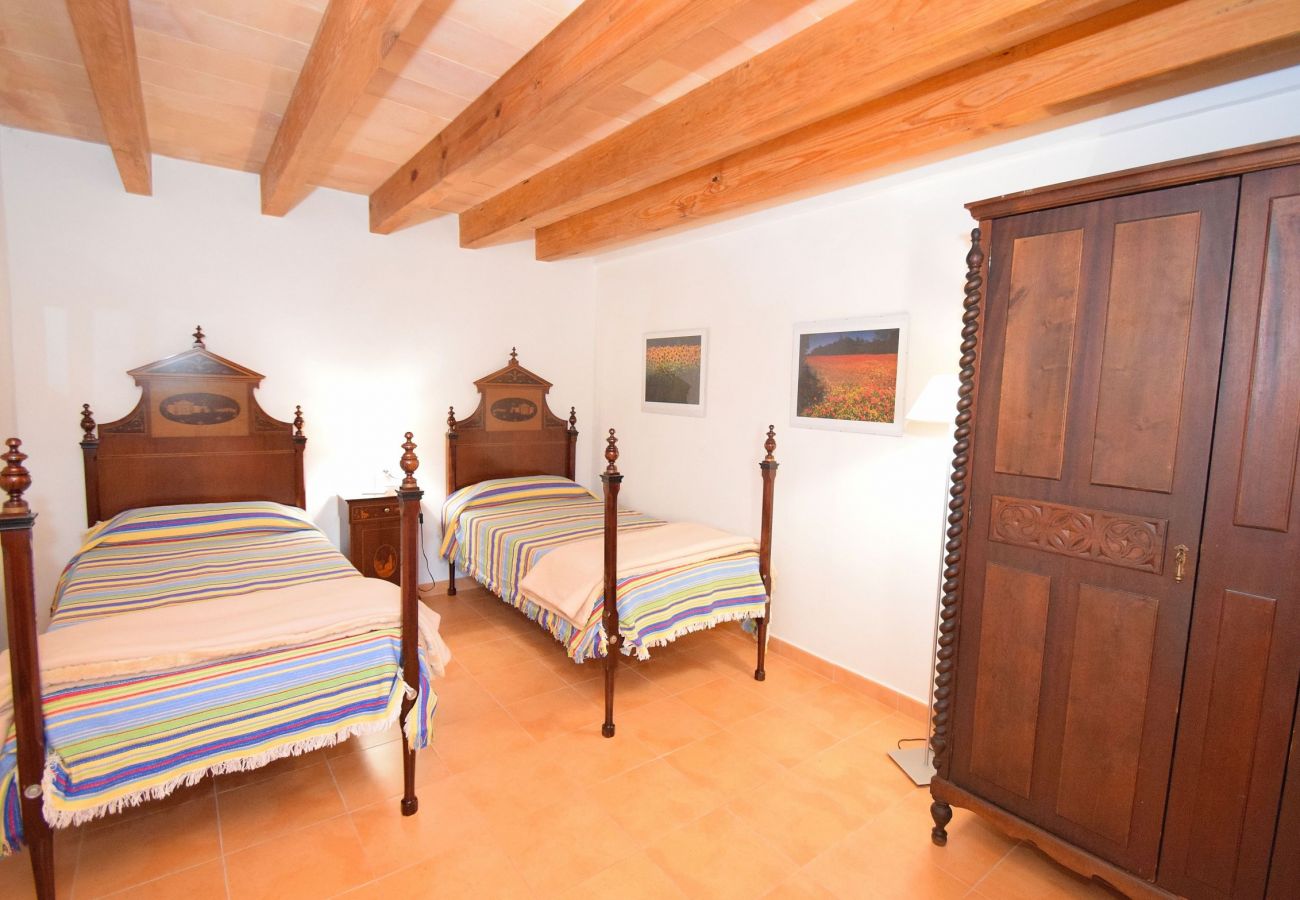 Double bedroom with views of the Alcudia mountains