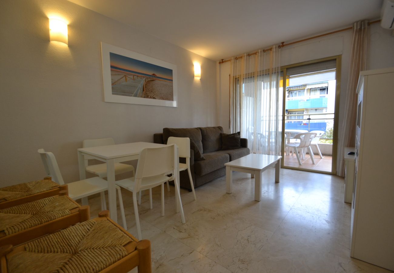 Apartment in Salou - Michelangelo 1:Near Salou's Beach and Promenade-Pool-A/C,wifi,linen included