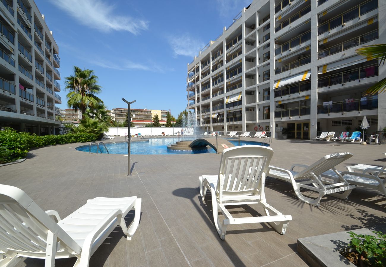Apartment in Salou - Michelangelo 2:Atico-Near Salou's Beach and Promenade-Pool-A/C,wifi,linen included