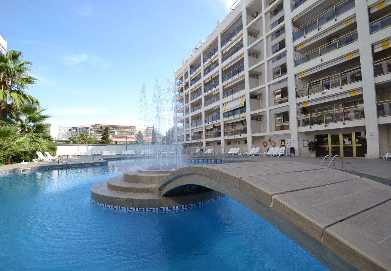 Apartment in Salou - Michelangelo 2:Atico-Near Salou's Beach and Promenade-Pool-A/C,wifi,linen included
