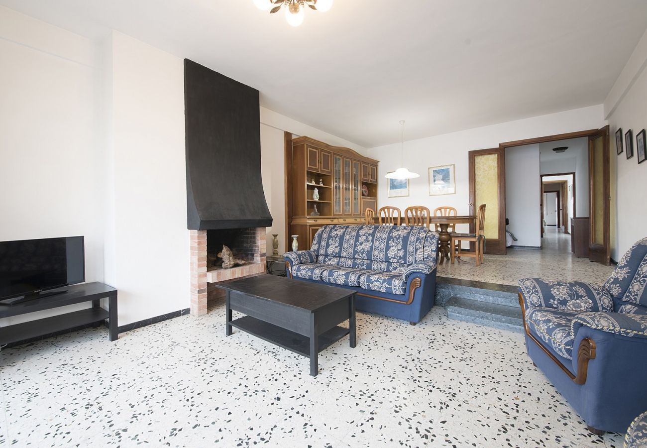 Apartment in Calafell - R28 Three- bedroom apartment 20m from the beach Calafell